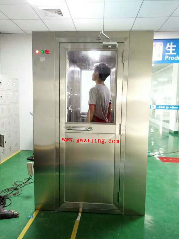 風淋室現(xiàn)場安裝 風淋室現(xiàn)場安裝