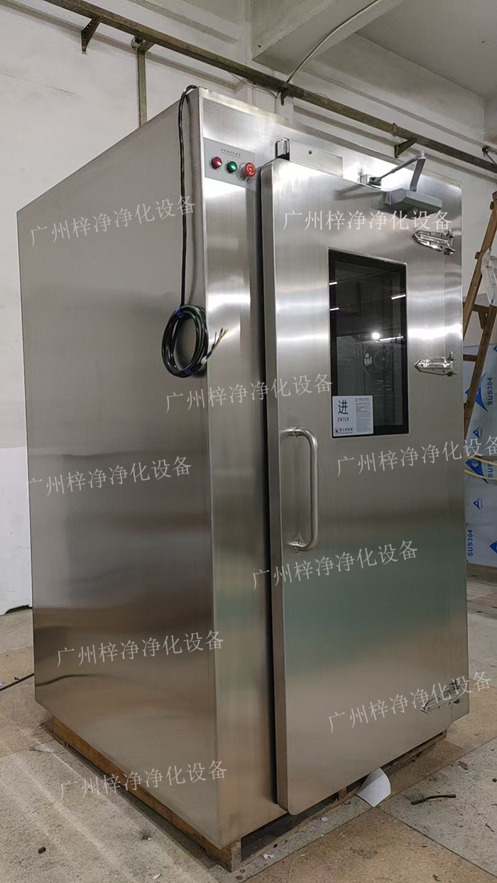 高端滿焊接風(fēng)淋室產(chǎn)品外觀