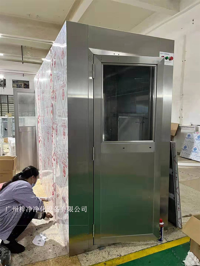 風淋室作為潔凈室的關鍵設備 風淋室作為潔凈室的關鍵設備