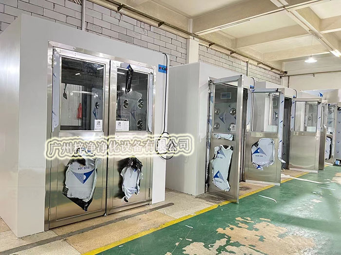 風淋室的類型繁多,不同類型的風淋室適用于不同的場合和需求 風淋室的類型繁多,不同類型的風淋室適用于不同的場合和需求
