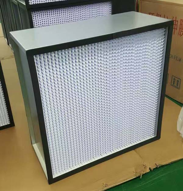 HEPA高效過濾器能夠過濾掉0.3微米以上的微粒，對于大多數潔凈室的要求已經足夠。