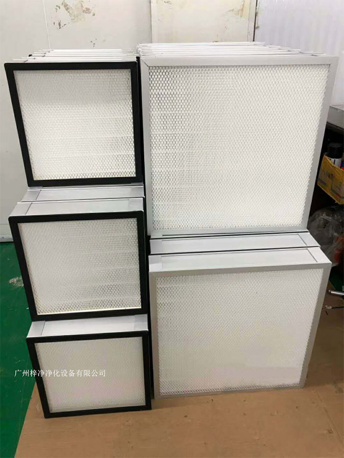 ULPA高效過濾器適用于對潔凈度要求極高的領域，如生物制藥、半導體潔凈室等。