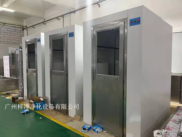 風淋室的維護保養狀況對其性能同樣至關重要 風淋室的維護保養狀況對其性能同樣至關重要